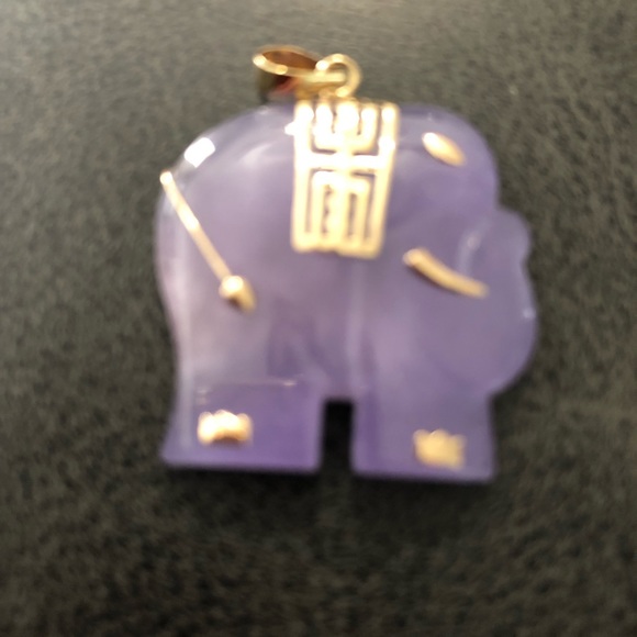 Jewelry - 10K Gold Lavender Jade Elephant Pendant